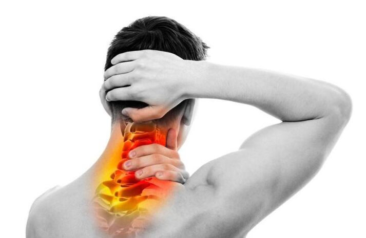 Simptom cervikalne osteohondroze je stalna ili pulsirajuća bol. 