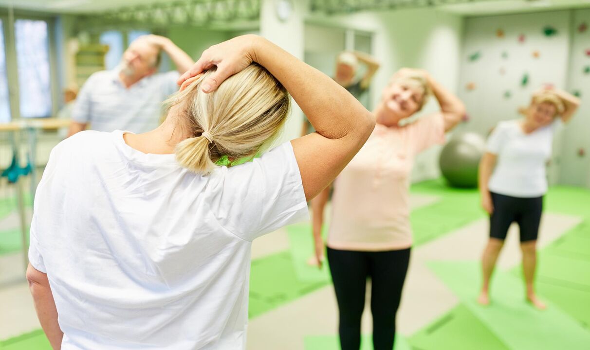 Preporučljivo je raditi vježbe za vrat za osteohondrozo nekoliko puta dnevno. 